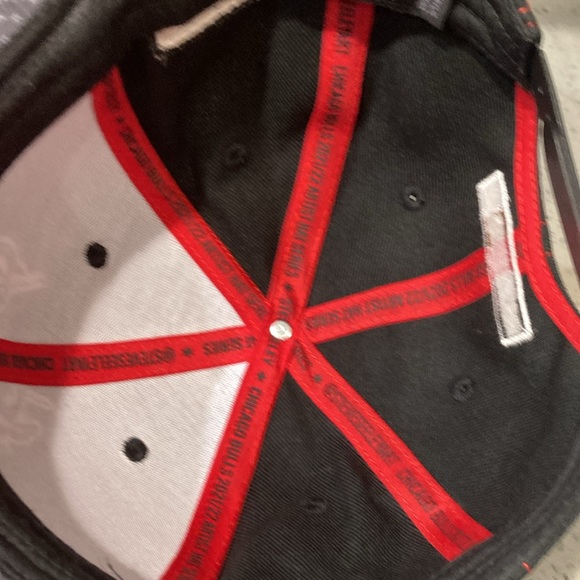 Chicago Bulls SnapBack hat steveseeleyart artist series hat 2021/2022 - Picture 4 of 8
